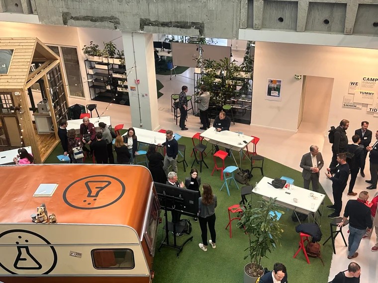 Innovations- und Netzwerk-Veranstaltung der HTW Berlin mit Teilnehmenden.